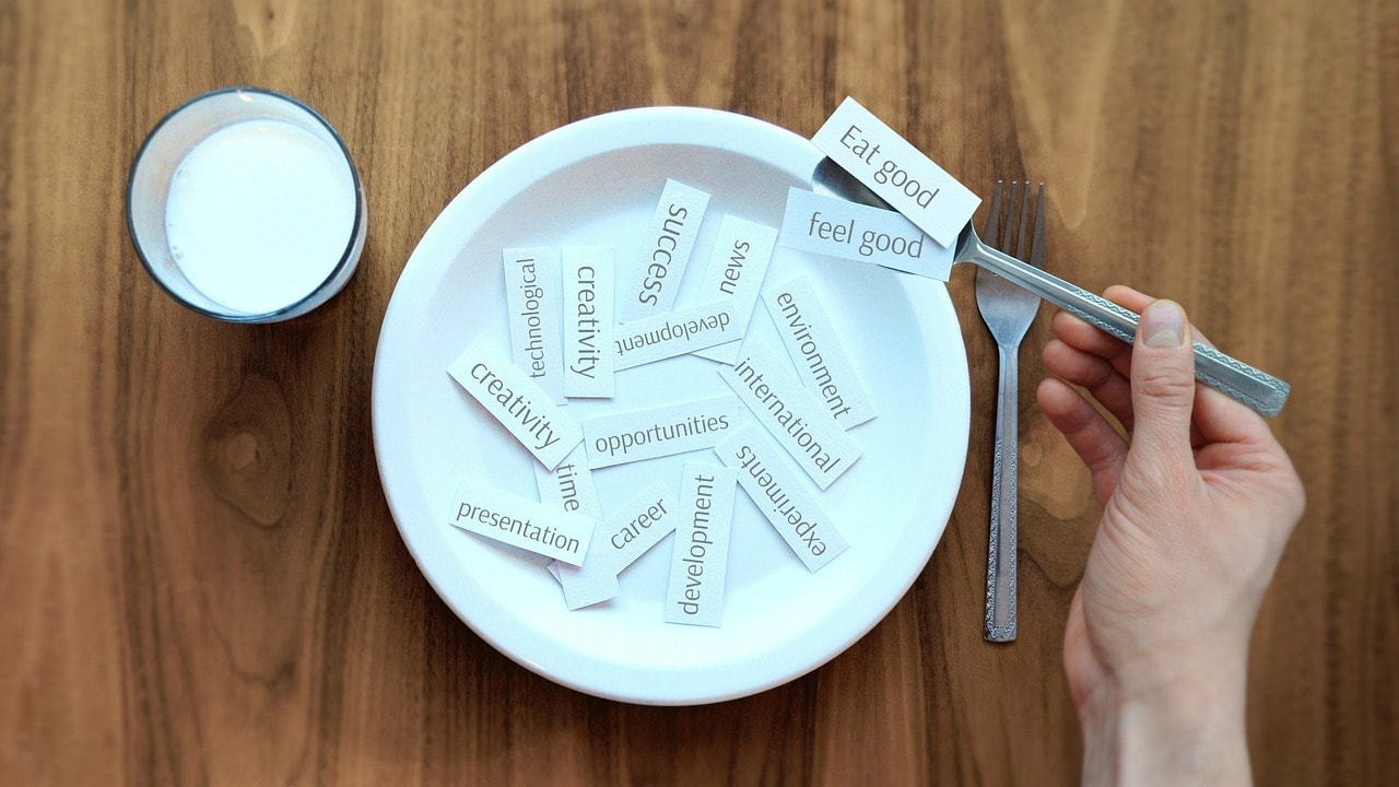 Mini-Course: Mindful Eating 101: Reconnecting with Hunger, Satisfaction, and Awareness